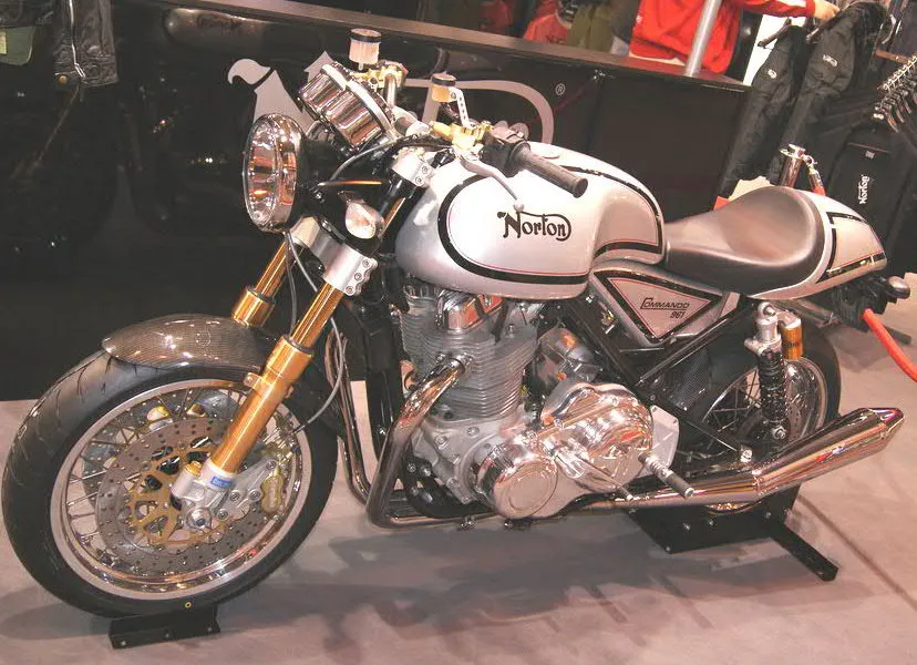 Norton Commando 961 Sport zijaanzicht