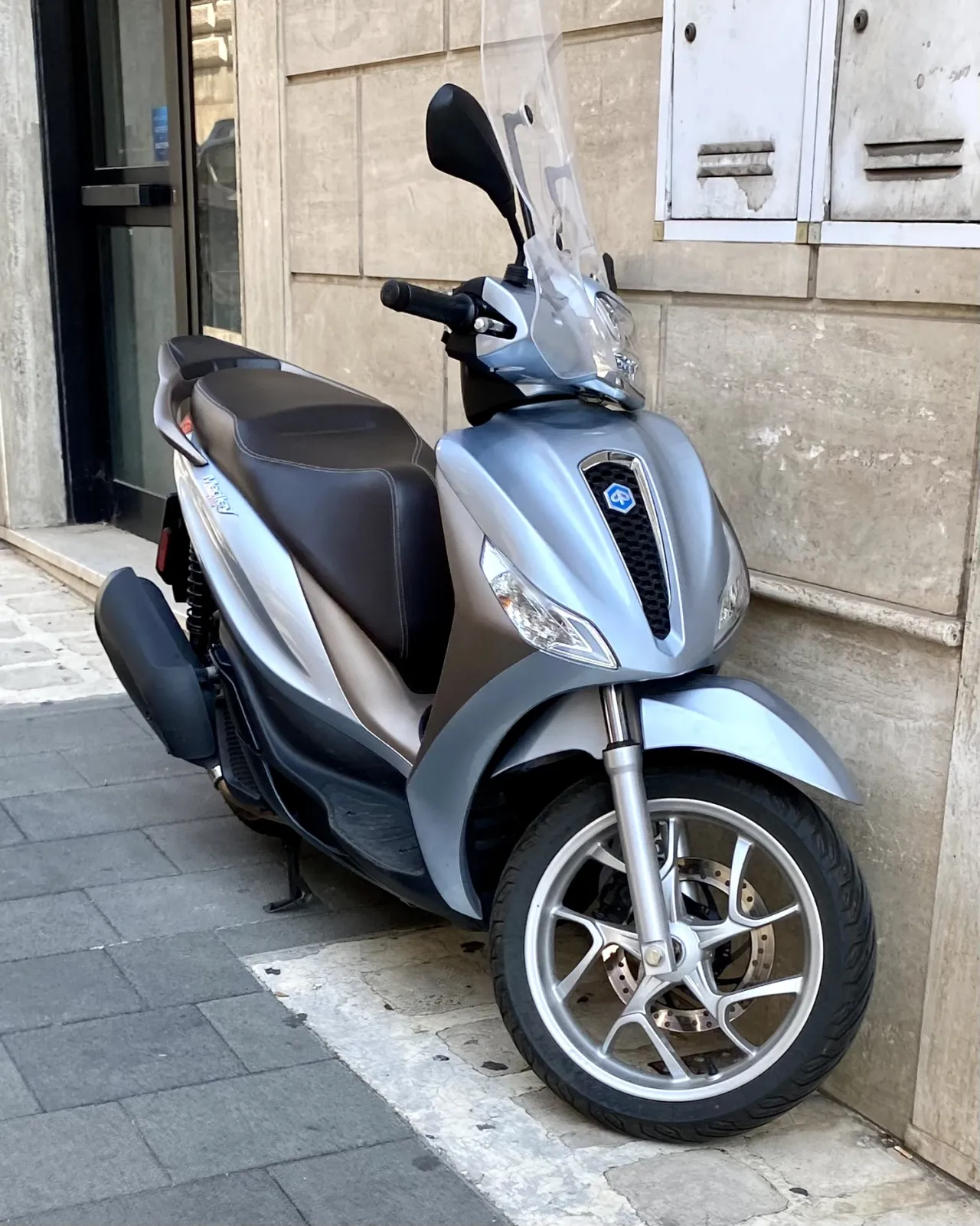 Piaggio Medley 125 scooter