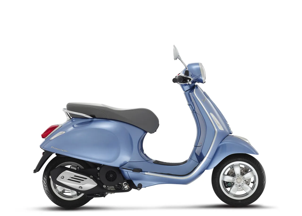 Vespa Primavera zijaanzicht