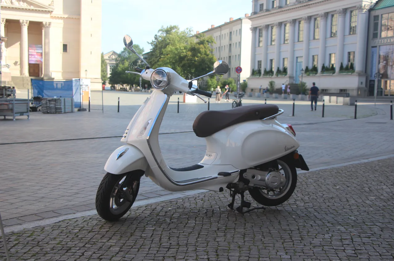 Vespa Primavera 2024, vooraanzicht