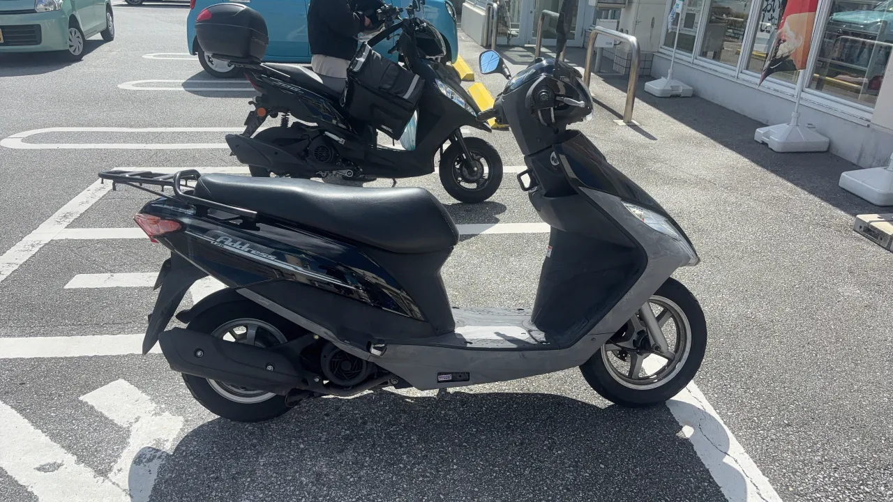 Suzuki Address 125 zijaanzicht