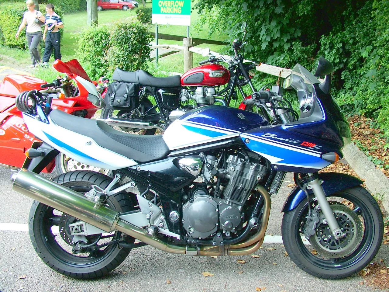 Suzuki Bandit 1200S, zijaanzicht
