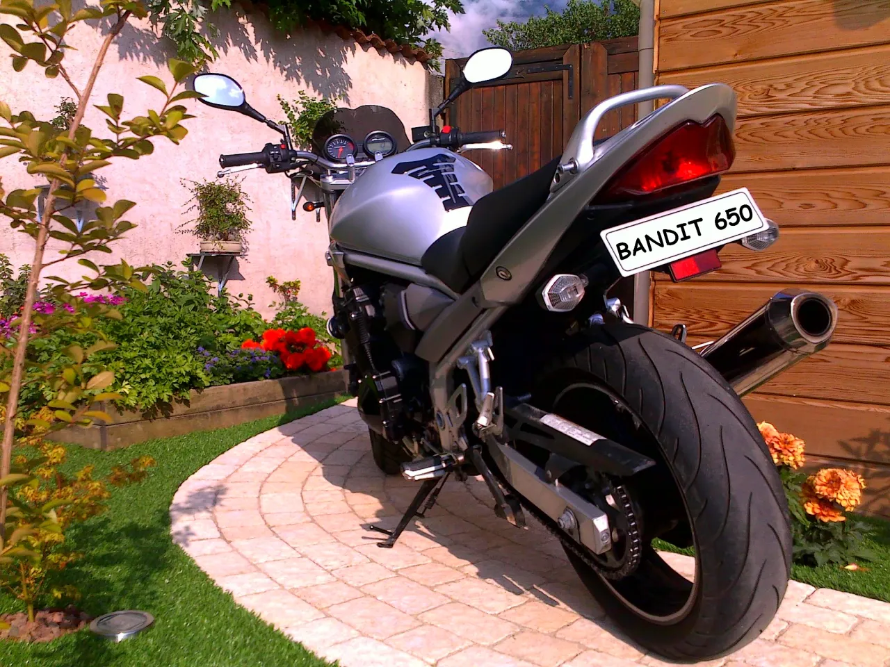 Suzuki Bandit 650 (2006), side profile