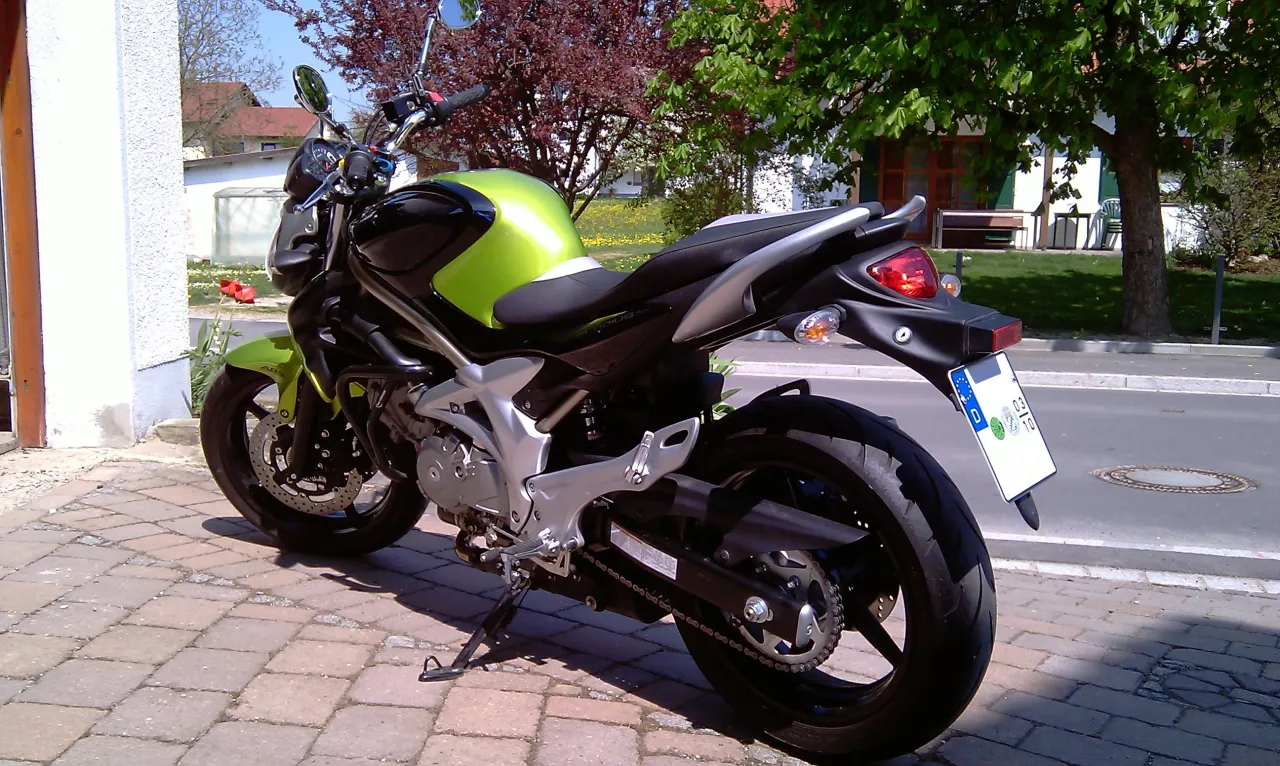 Suzuki SFV 650 Gladius, zijaanzicht