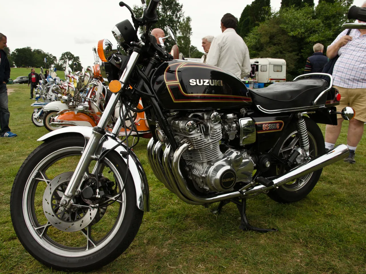 Suzuki GS 850 G 1980 driekwart vooraanzicht