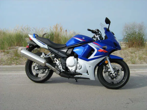 Suzuki GSX650F sporttourer zijaanzicht