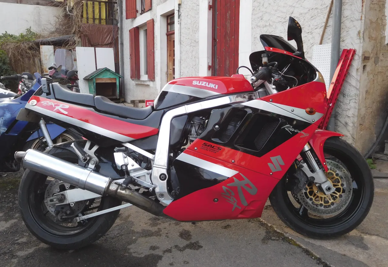 Suzuki GSX-R 1100 volledig gekuipte superbike