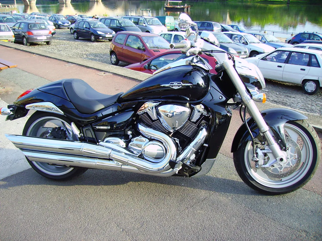 Suzuki Intruder M1800R, zijaanzicht