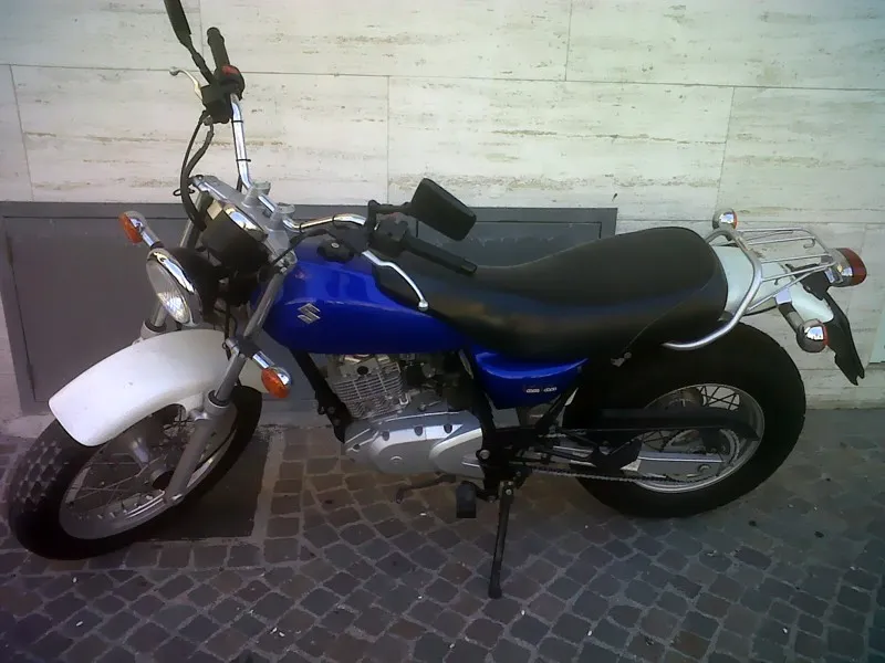 Suzuki Van Van 125 4T modern version