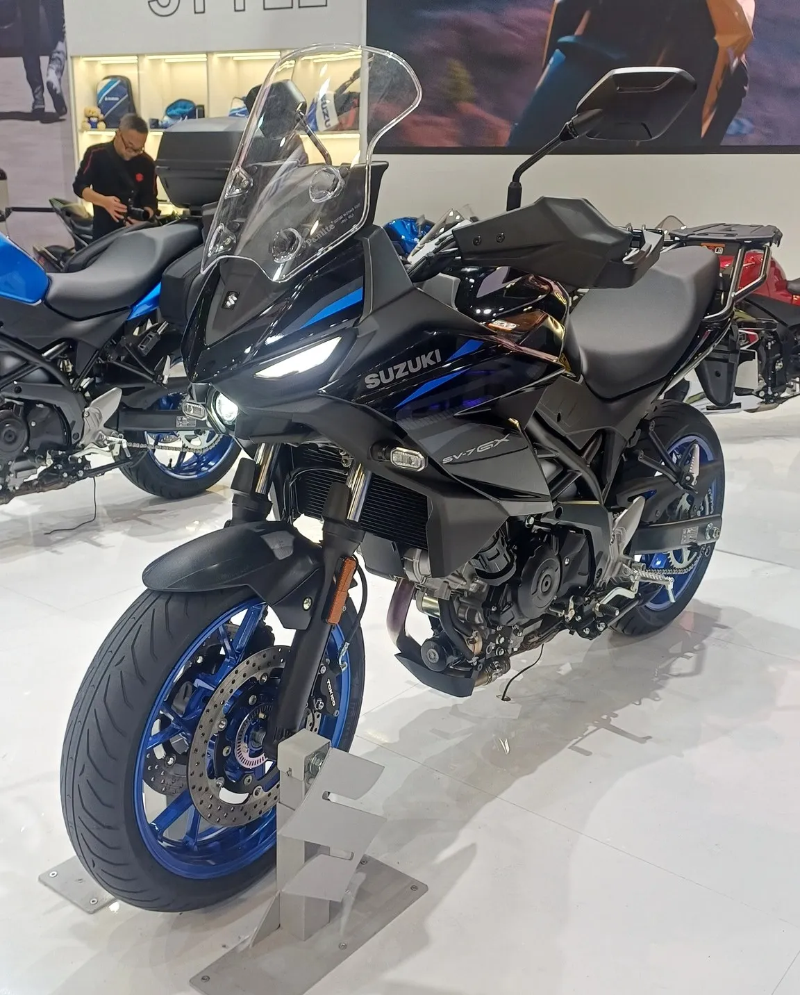 Suzuki SV-7 GX op EICMA motorshow 2025