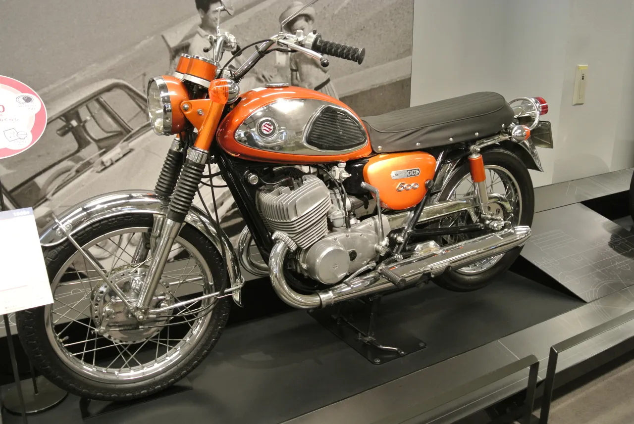 Suzuki T-500 Titan klassieke tweetakt motor