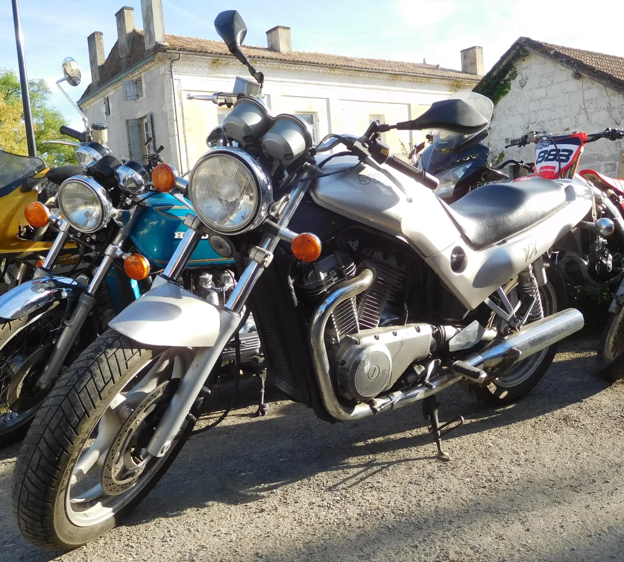 Suzuki VX800 V-twin cruiser zijaanzicht