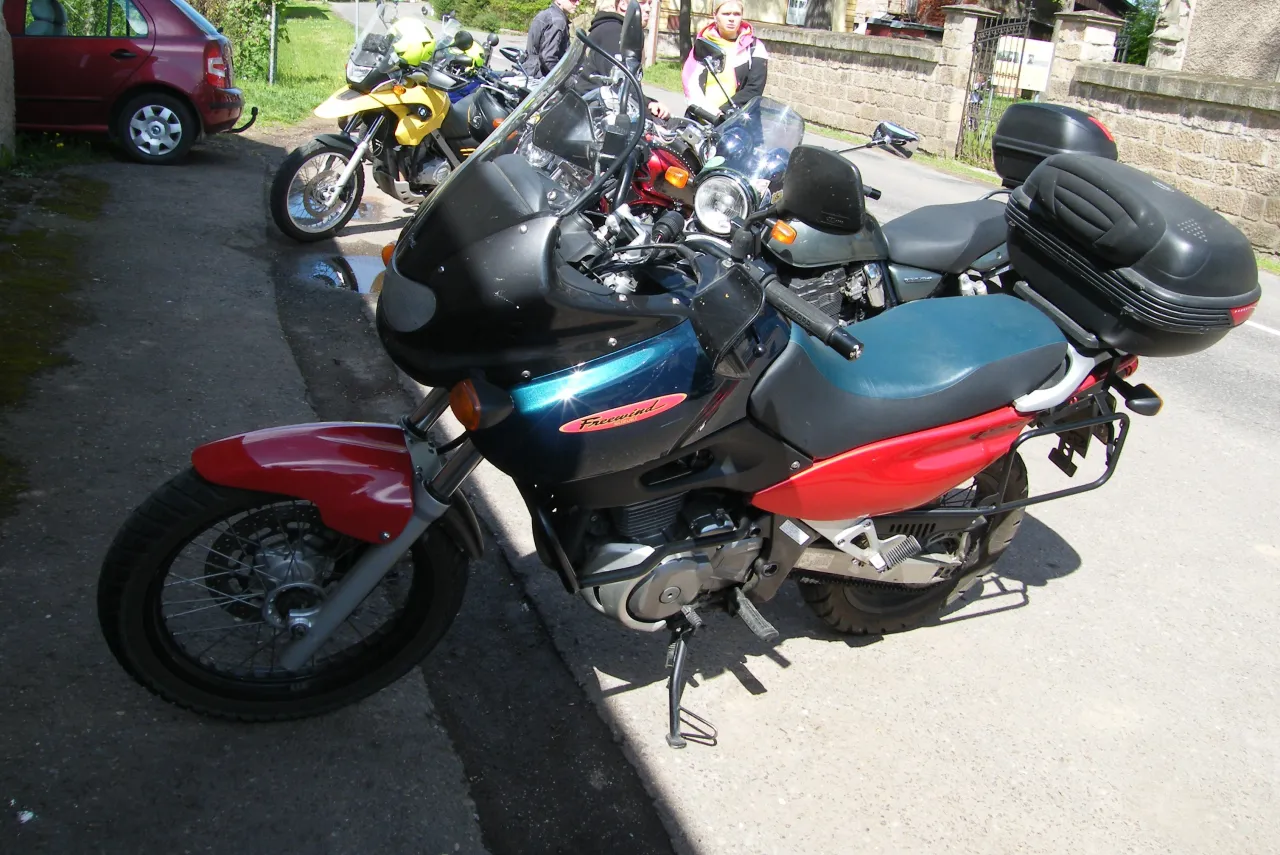 Suzuki XF-650 Freewind achterzijde detail