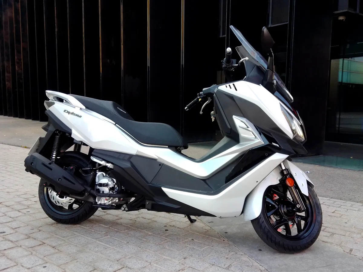 SYM Cruisym 125 GT scooter