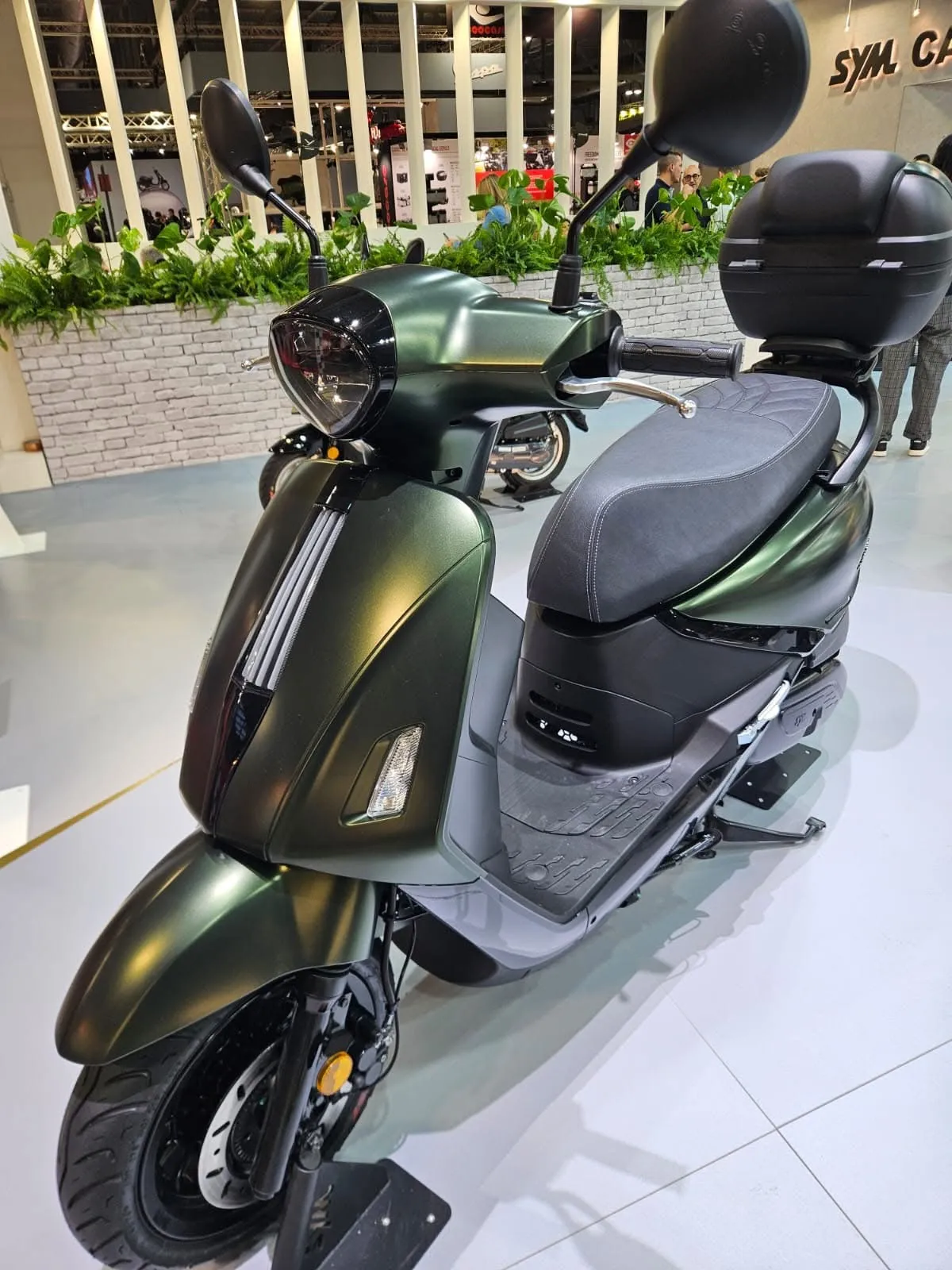 SYM Fiddle 125 op een motorshow 2026
