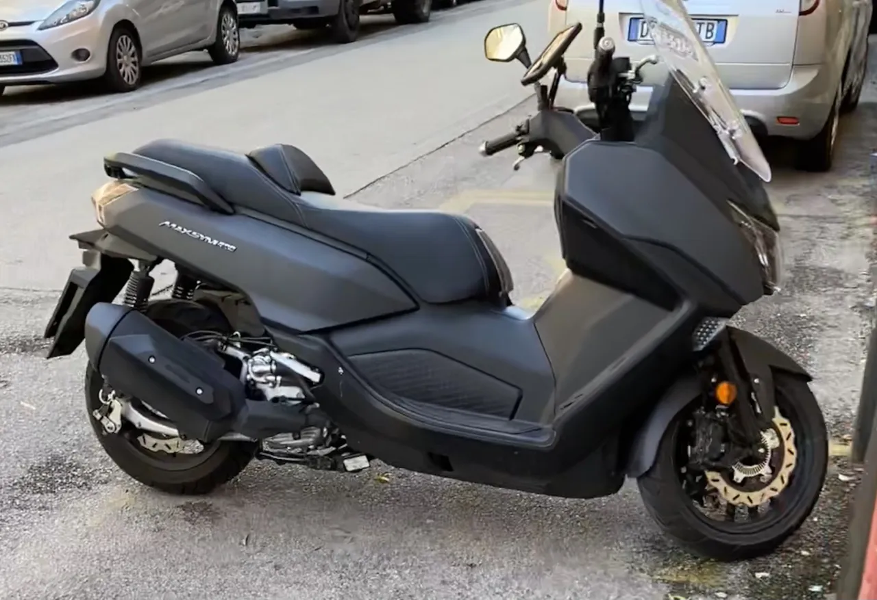 SYM Maxsym 400 scooter