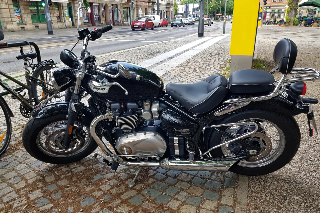 Triumph Bonneville Speedmaster zijaanzicht links