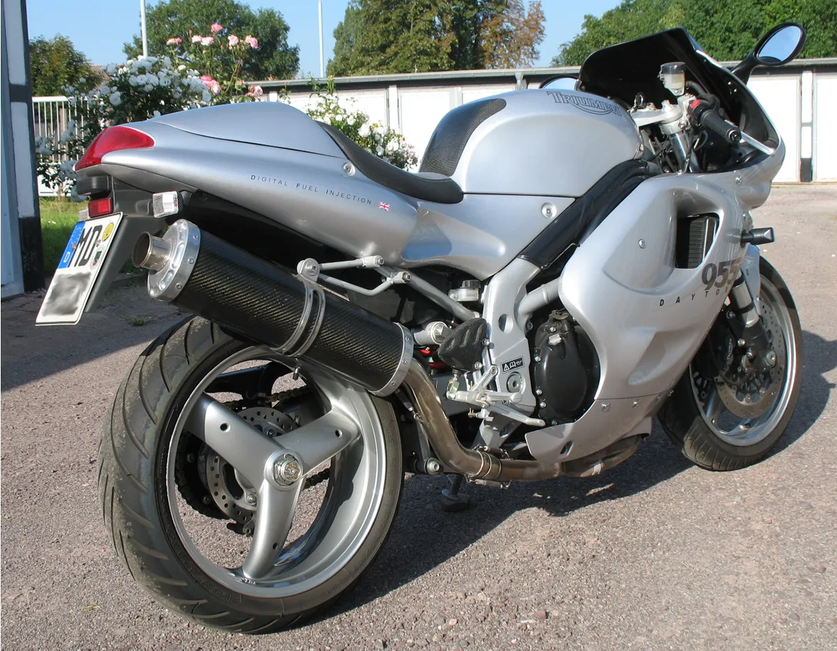 Triumph Daytona 955i parked outdoors