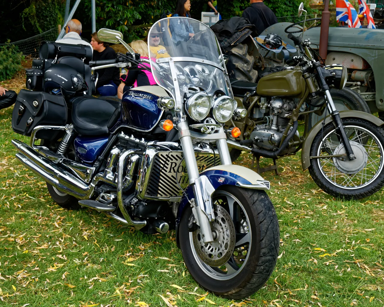 Triumph Rocket III frontaanzicht op Hatfield Heath Festival 2017