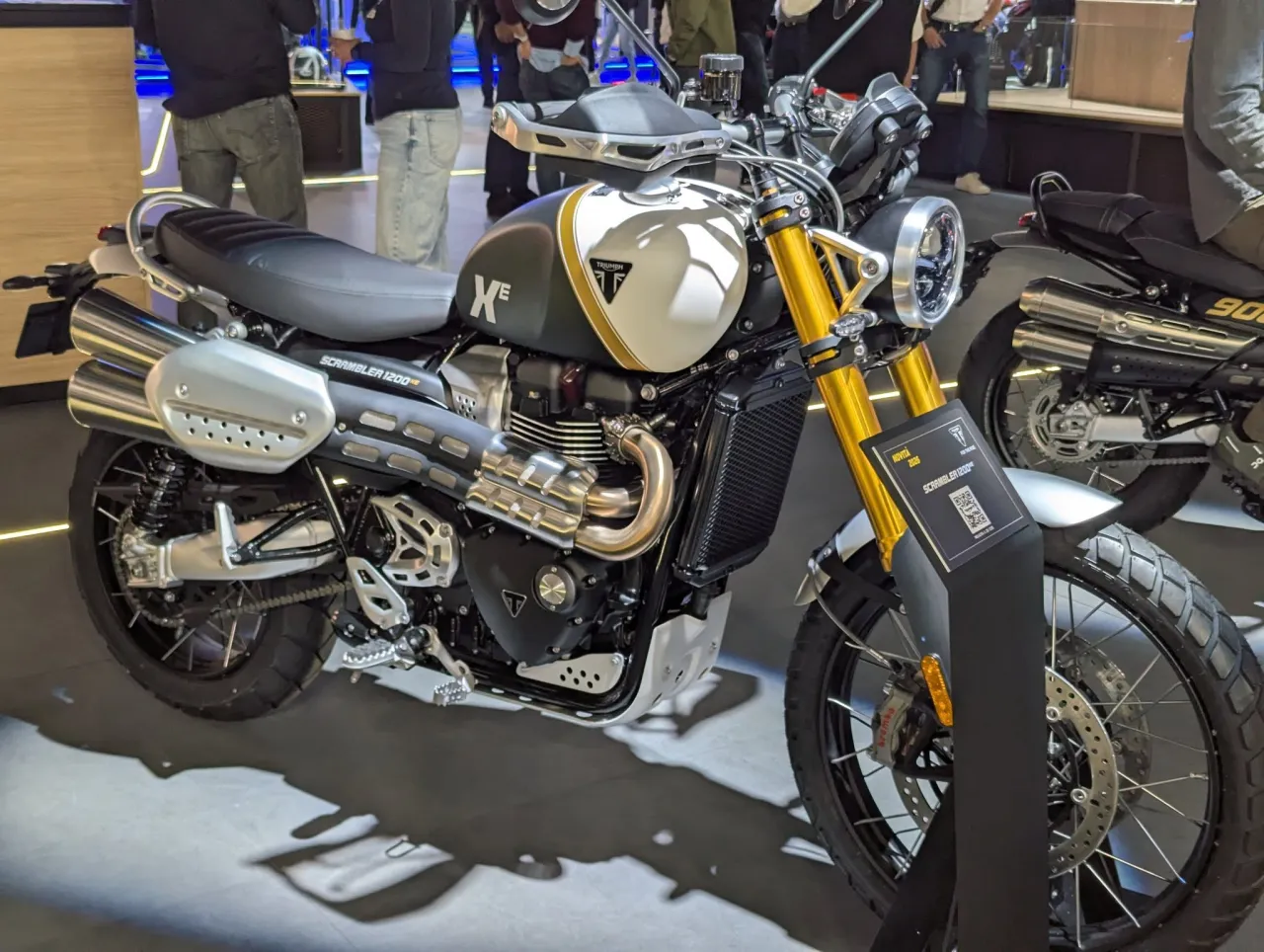 Triumph Scrambler 1200 XE scrambler zijaanzicht