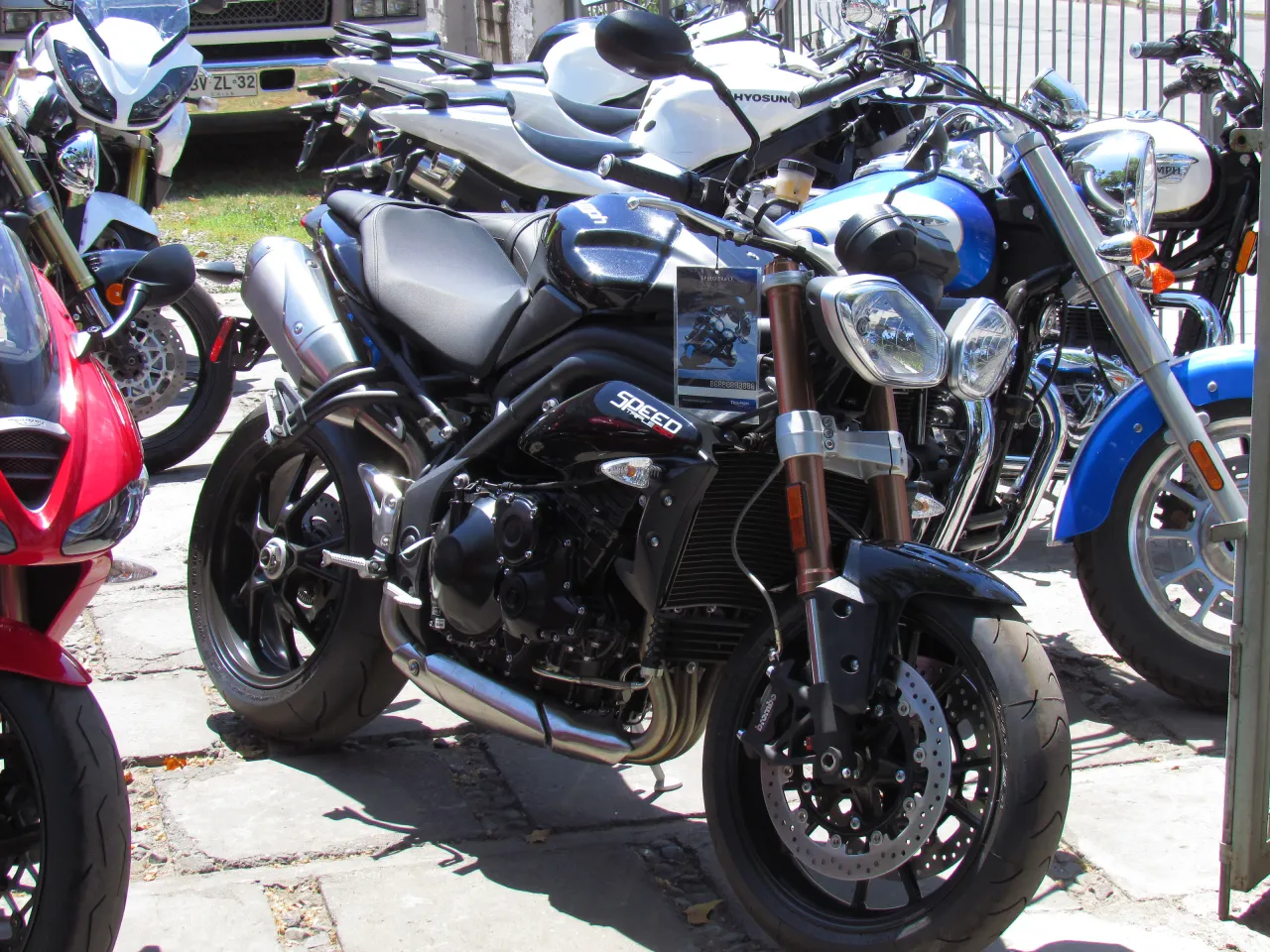 Triumph Speed Triple 1050 naked motor
