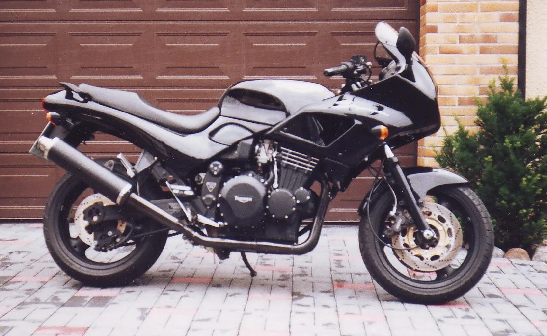 Triumph Sprint 900 1998 model year