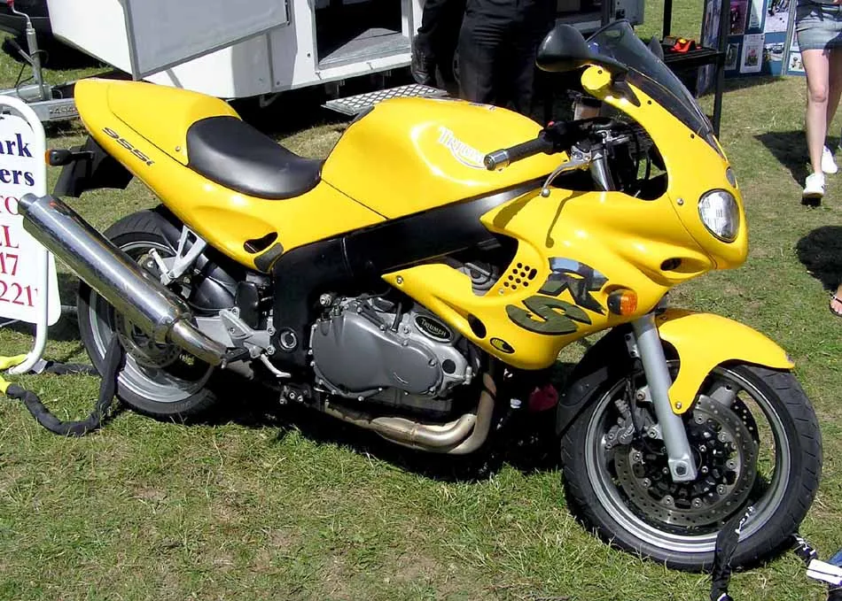 Triumph Sprint RS sport-tourer zijaanzicht