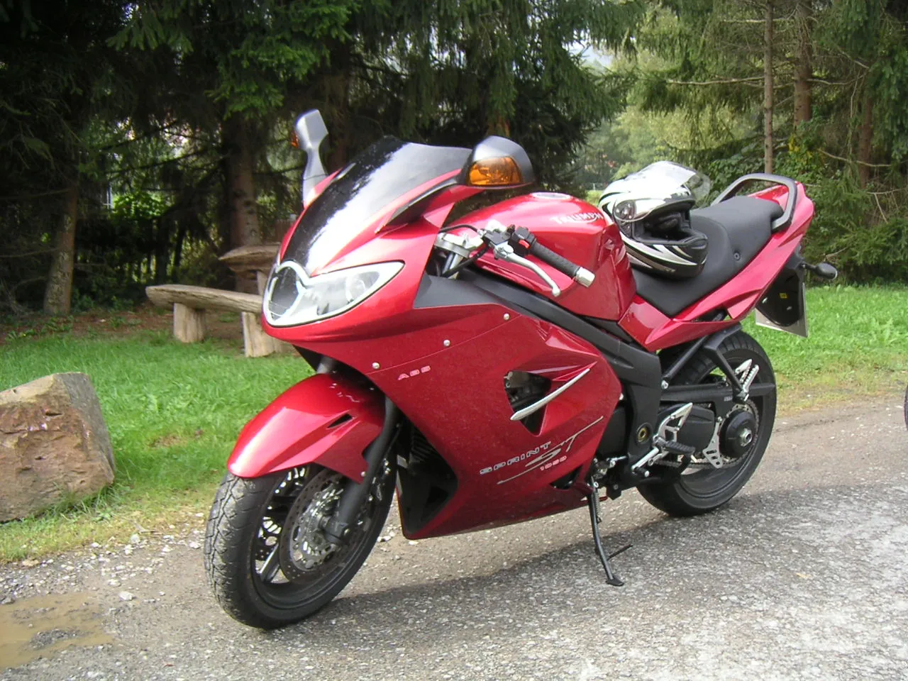 Triumph Sprint ST 1050 2006 model year