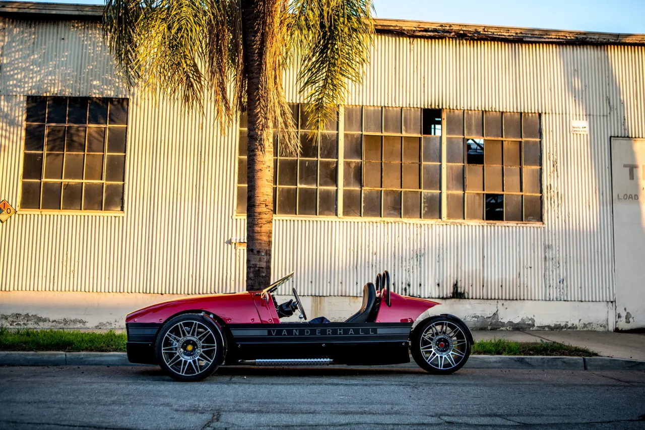 Vanderhall Venice in red