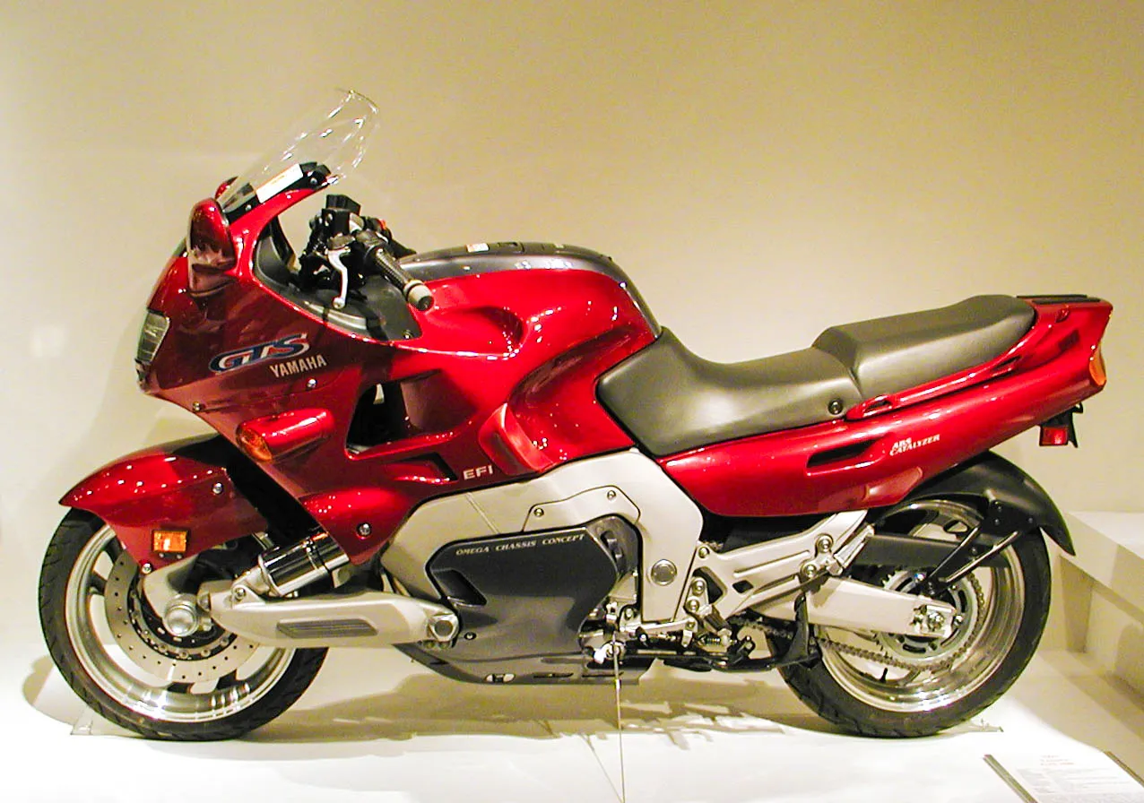 Yamaha GTS1000 toermotor met RADD-ophanging zijaanzicht