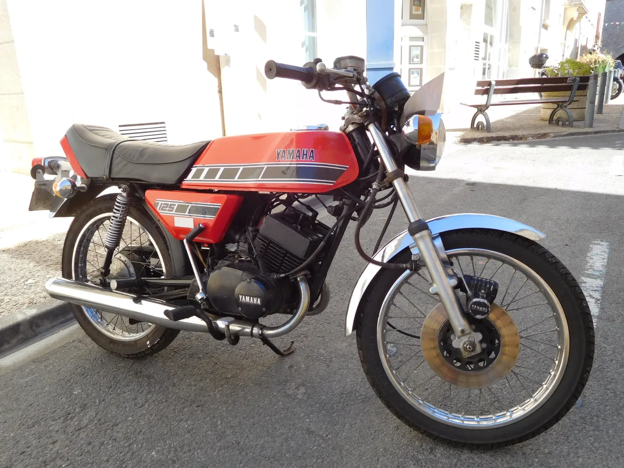 Yamaha RD 125 DX classic two-stroke