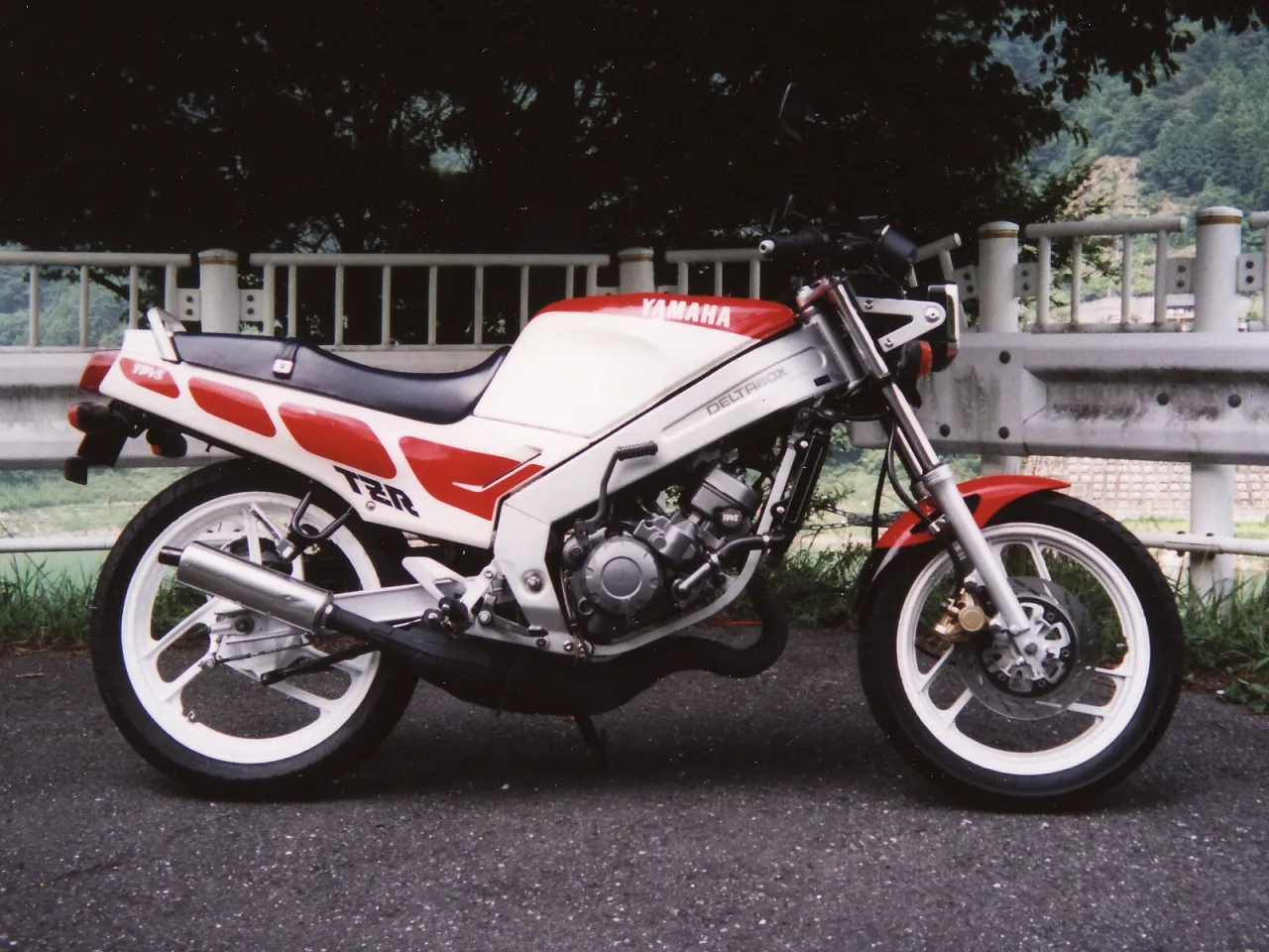 Yamaha TZR125 1987 Japanese market