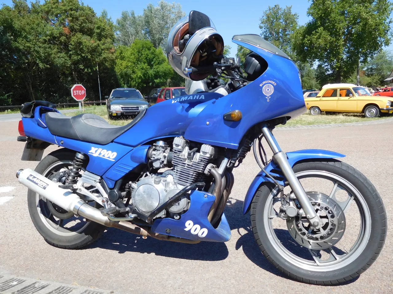 Blauwe Yamaha XJ900 klassieke sporttoerder