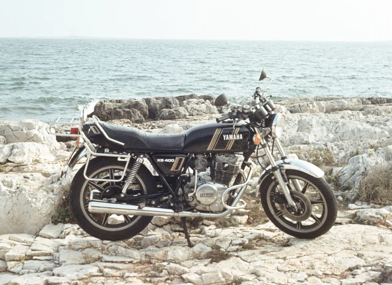 Yamaha XS 400 classic motorcycle