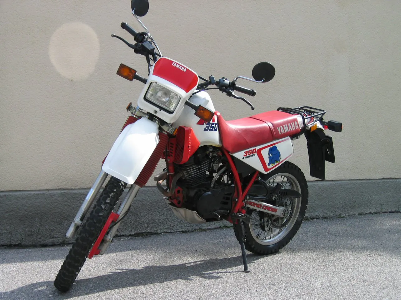 Yamaha XT350 left side view
