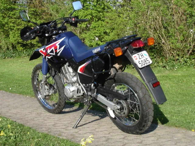 Yamaha XT600E zijaanzicht