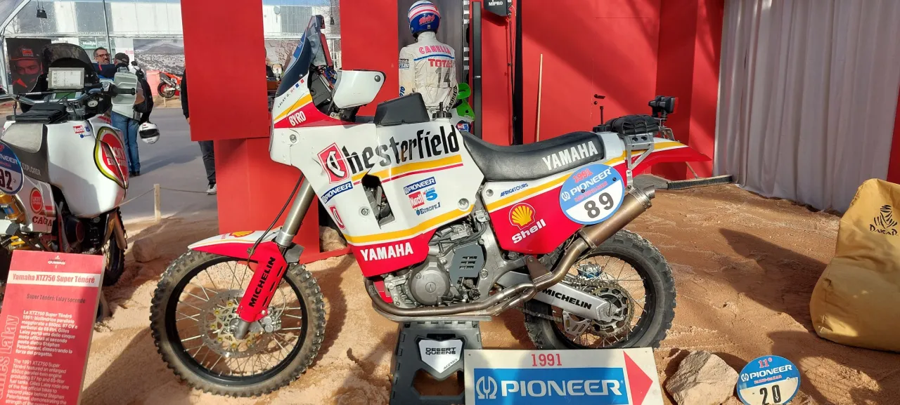 Yamaha XTZ 750 Super Ténéré avontuursmotorfiets geparkeerd