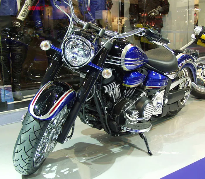 Yamaha XV 1900 Midnight Star cruiser zijaanzicht