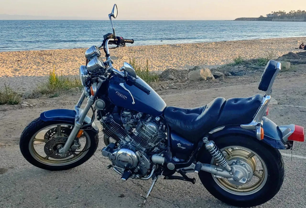 Yamaha XV700 Virago 1986 cruiser zijaanzicht
