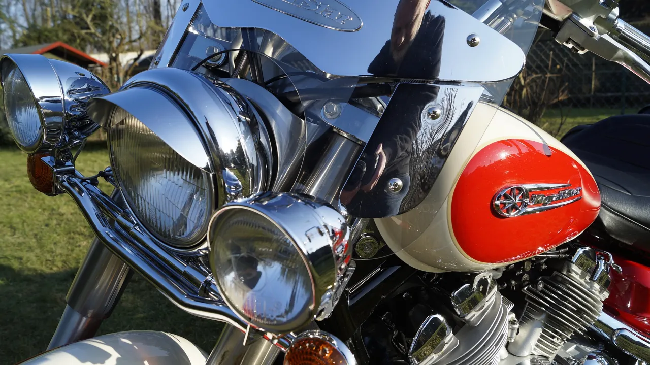 Yamaha XVZ 1300 Royal Star driekwart vooraanzicht