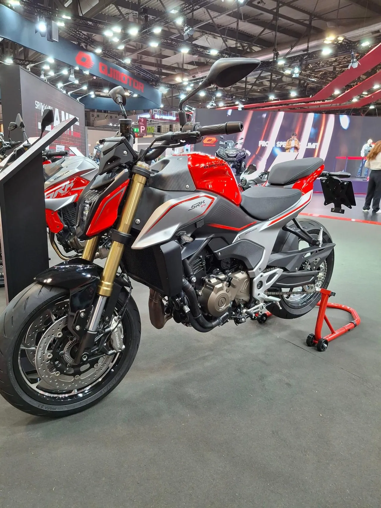 QJMotor SRK 600 naked bike side profile