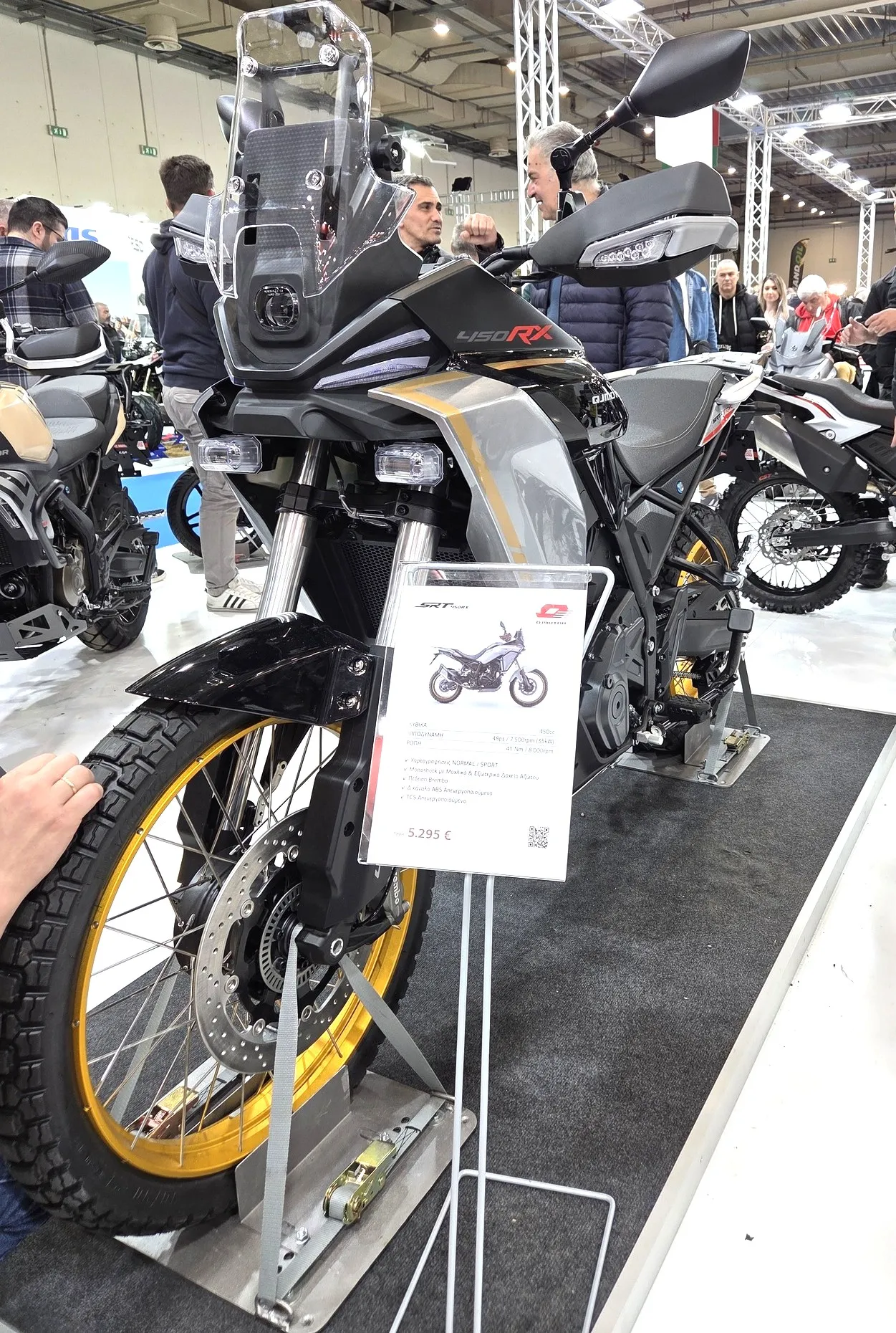 QJMotor SRT 450 RX adventure-motor zijaanzicht