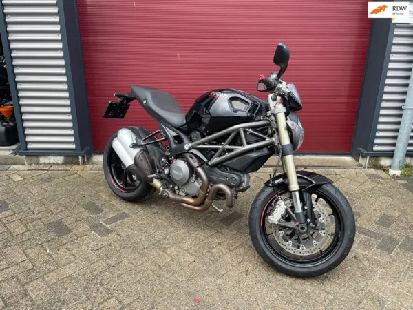 2011 Ducati M 1100 EVO - € 6.250 (1/1)