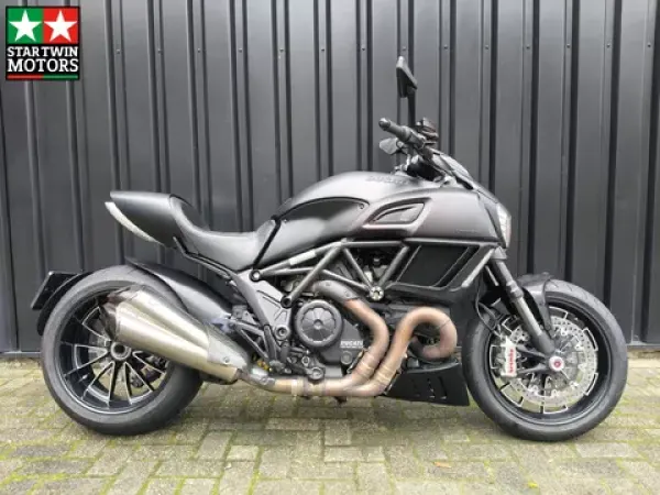 2016 Ducati Diavel Dark - € 13.790 (1/1)