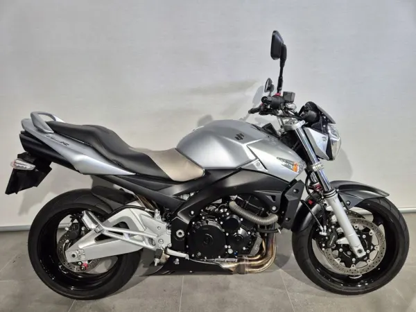 2010 Suzuki GSR 600 - € 4.490 (1/1)