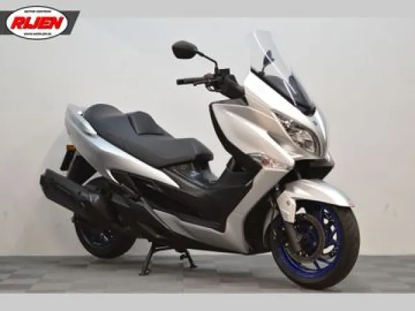 2022 Suzuki Burgman 400 - € 5.690 (1/1)
