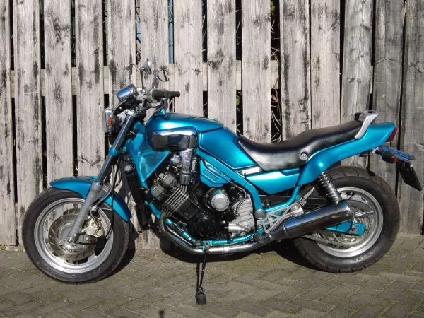 1986 Yamaha FZX 750 - € 2.950 (1/1)