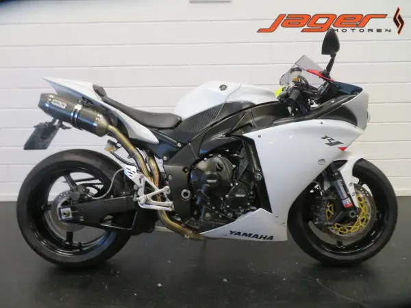 2011 Yamaha YZF R1 - €9,350 (1/1)