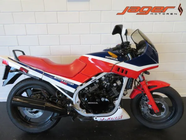 1986 Honda VF 500 F - € 3.950 (1/1)