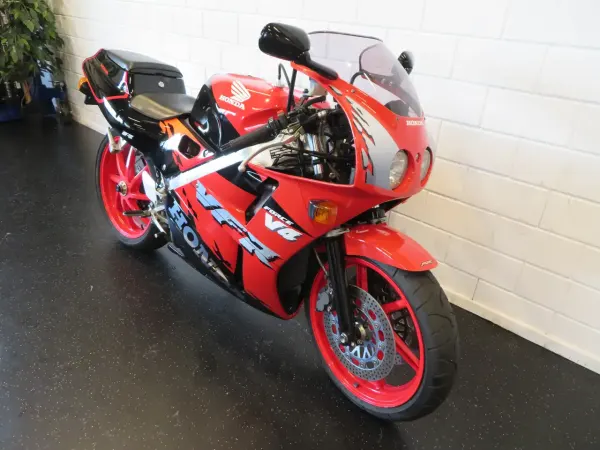 1995 Honda VFR 400 R - € 8.950 (1/1)
